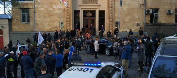 საპროტესტო აქცია პარლამენტთან საპროტესტო აქცია პარლამენტთან - Sputnik საქართველო