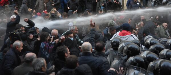 მიტინგის დაშლა მიტინგის დაშლა - Sputnik საქართველო