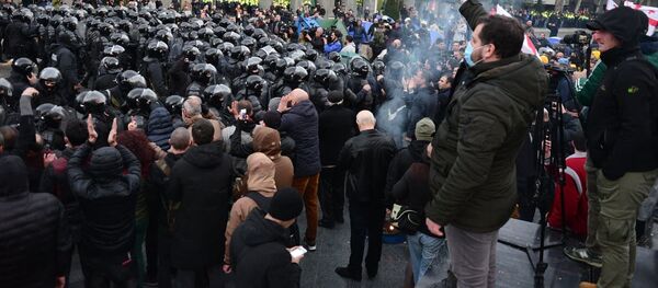 სპეცრაზმი პარლამენტთან სპეცრაზმი პარლამენტთან - Sputnik საქართველო