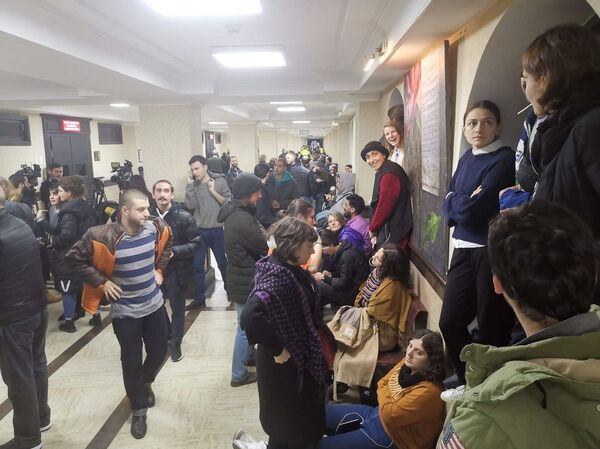 Приговор вынесен еще шестерым задержанным при разгоне в Тбилиси - Sputnik Грузия