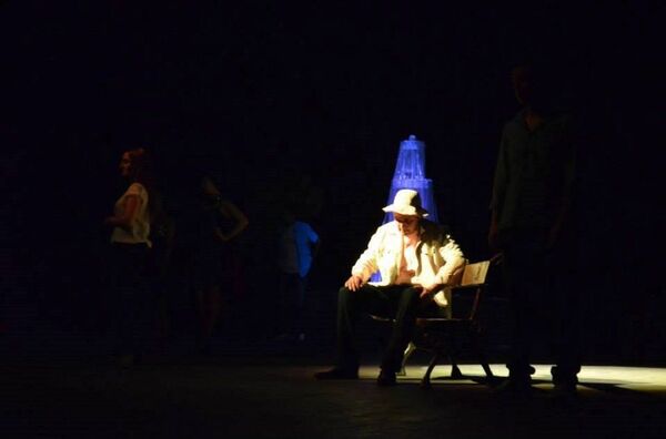 მხატვრის საოცნებო ქალაქი და მეექვსე კლასში სცენაზე შესრულებული მოხუცის როლი მხატვრის საოცნებო ქალაქი და მეექვსე კლასში სცენაზე შესრულებული მოხუცის როლი - Sputnik საქართველო