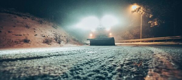 გზის თოვლისგან გაწმენდა გზის თოვლისგან გაწმენდა - Sputnik საქართველო