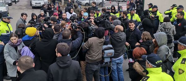 Гражданские активисты и молодежные организации оппозиции провели пикет у здания службы государственной безопасности Грузии - Sputnik Грузия