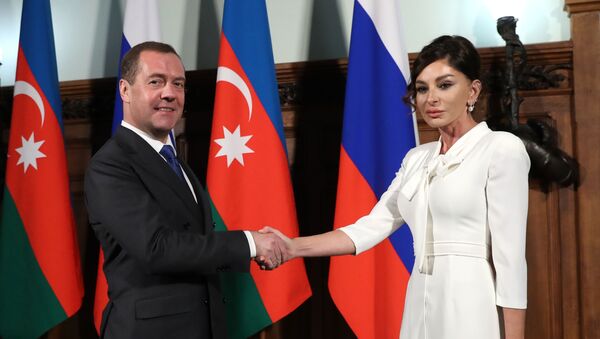  Премьер-министр РФ Д. Медведев встретился с первым вице-президентом Азербайджана М. Алиевой - Sputnik Грузия