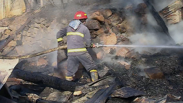 Крупный пожар в Аджарии уничтожил семь домов - видео - Sputnik Грузия