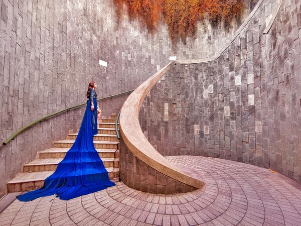 Снимок Lady in Blue фотографа из Сингапура, представленный на фотоконкурсе The World's Best Photos of #Fashion2019  - Sputnik Грузия