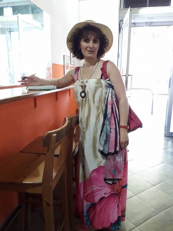 ემიგრანტი ქალის წერილები: „კიკვიძის ბაღიდან შემოჭრილი დამწვარი ფოთლების სუნიც მენატრებოდა” ემიგრანტი ქალის წერილები: „კიკვიძის ბაღიდან შემოჭრილი დამწვარი ფოთლების სუნიც მენატრებოდა” - Sputnik საქართველო