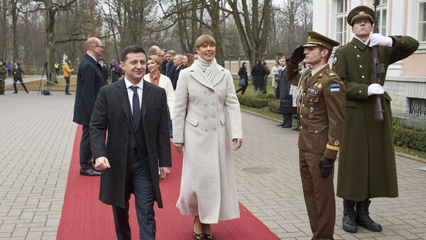 Президент Украины Владимир Зеленский и президент Эстонии Керсти Кальюлайд в Таллине во время визита украинского лидера - Sputnik Грузия