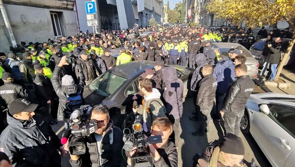 Активисты оппозиции у здания парламента Грузии утром 29 ноября. Акция протеста продолжается   - Sputnik Грузия