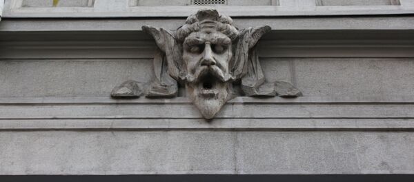 Маскаронов на фасаде много - Sputnik Грузия