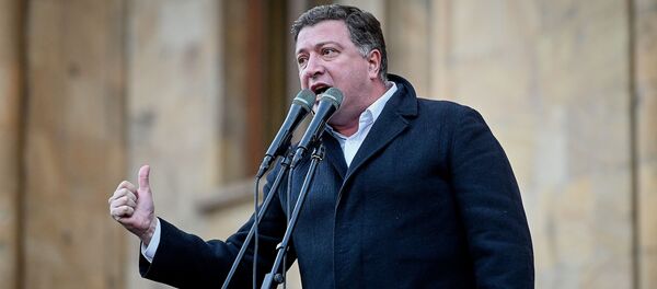 Гиги Угулава выступает на митинге - Sputnik Грузия