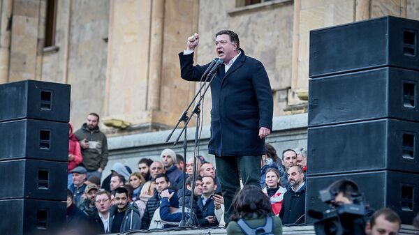 Гиги Угулава выступает на акции протеста - Sputnik Грузия