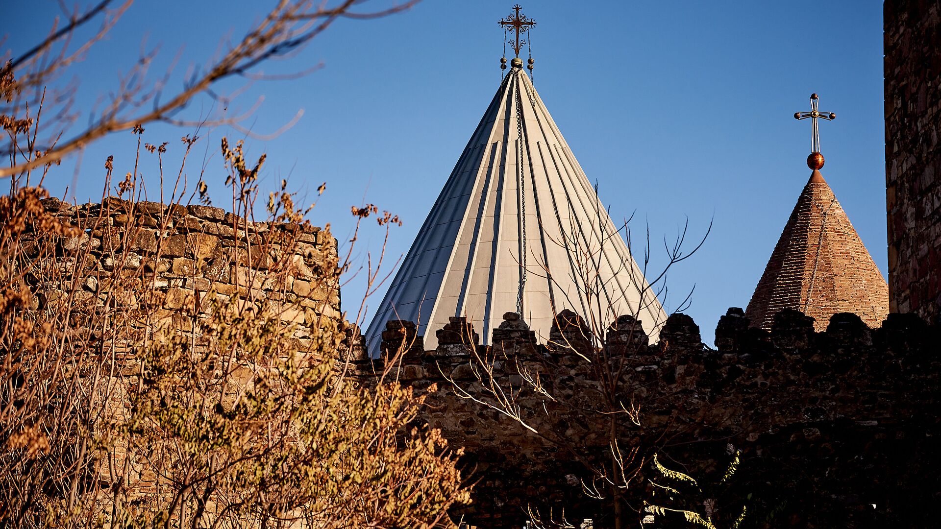Купола церкви в крепости Ананури - Sputnik Грузия, 1920, 09.12.2021