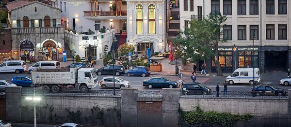 Старые дома на набережной в центре Тбилиси в районе Абанотубани - Sputnik Грузия