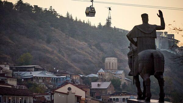 Город Тбилиси вечером - памятник царю Вахтангу Горгасали - Sputnik Грузия