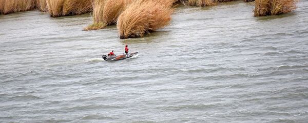 დაკარგული მეთევზეების ძებნა ჯანდარის ტბაზე დაკარგული მეთევზეების ძებნა ჯანდარის ტბაზე - Sputnik საქართველო