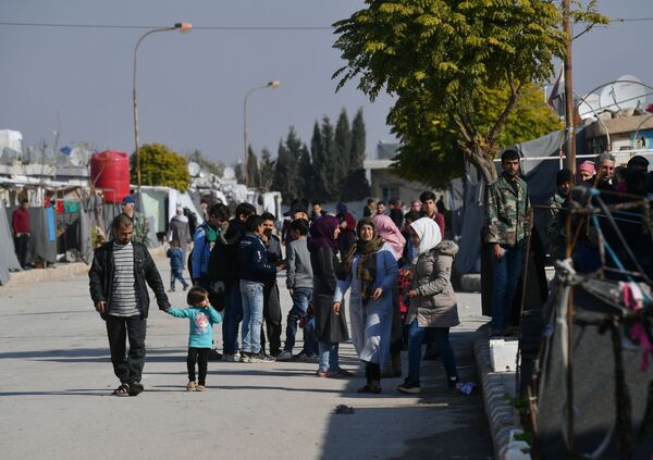 Кстати, огромный поток беженцев из Сирии хлынул в соседний Ливан. Там нашли себе приют около полутора миллионов сирийских беженцев, в то время как само население Ливана составляло около четырех миллионов - Sputnik Грузия