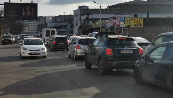 Крупная автомобильная пробка в районе Глдани - Sputnik Грузия