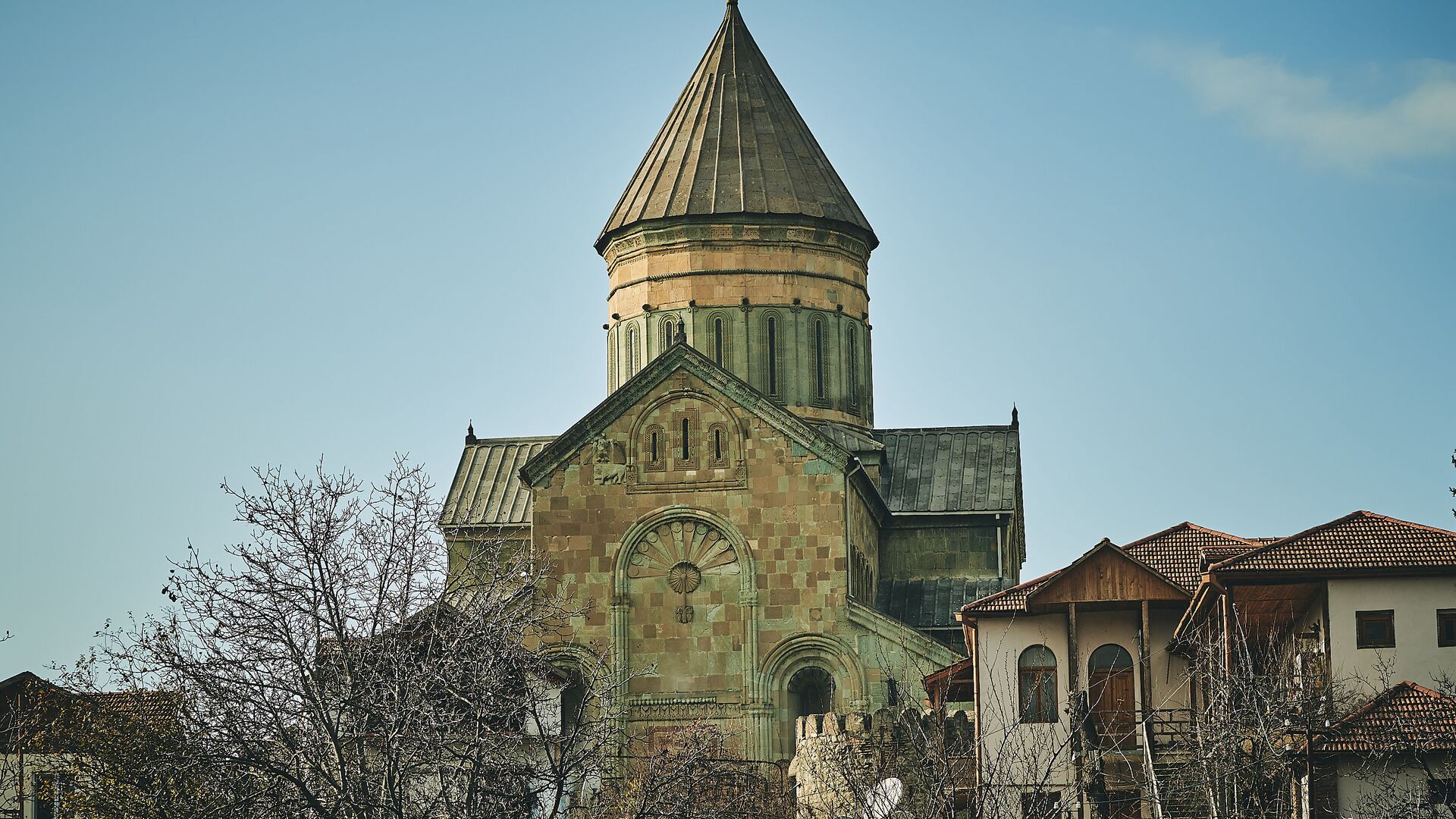 Храм Светицховели во Мцхета. Купол с крестом - Sputnik Грузия, 1920, 17.12.2021