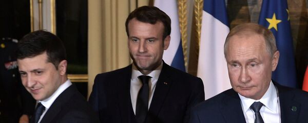 Президент РФ Владимир Путин и президент Франции Эммануэль Макрон и президент Украины Владимир Зеленский  - Sputnik Грузия