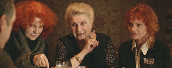 კადრი ლანა ღოღობერიძის ფილმიდან „ოქროს ძაფი კადრი ლანა ღოღობერიძის ფილმიდან „ოქროს ძაფი - Sputnik საქართველო