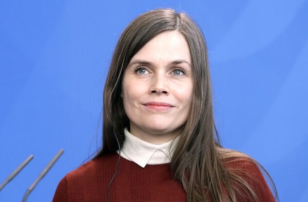 Катрин Якобсдоуттир - исландская политическая деятельница левого толка, журналистка и преподавательница. Катрин стала премьер-министром Исландии 30 ноября 2017 года - Sputnik Грузия