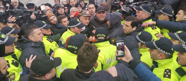 აქცია პარლამენტთან აქცია პარლამენტთან - Sputnik საქართველო