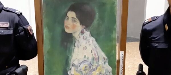 В Италии в стене нашли украденную картину Климта Портрет женщины - Sputnik Грузия