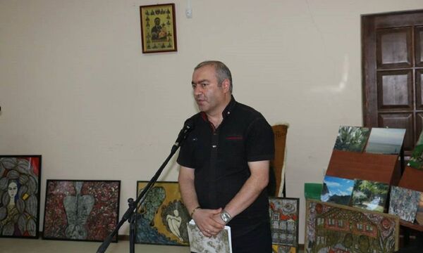 35 წელი, 30 წიგნი და ერთი ამოსუნთქვით დაწერილი ლექსები 35 წელი, 30 წიგნი და ერთი ამოსუნთქვით დაწერილი ლექსები - Sputnik საქართველო