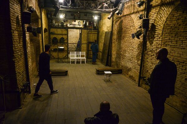 Пристанище для душ, которые очень устали - как в Тбилиси появился камерный театр? Пристанище для душ, которые очень устали - как в Тбилиси появился камерный театр? - Sputnik Грузия