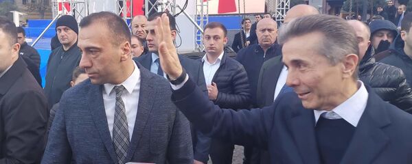 ბიძინა ივანიშვილი მხარდამჭერთა აქციაზე ბიძინა ივანიშვილი მხარდამჭერთა აქციაზე - Sputnik საქართველო