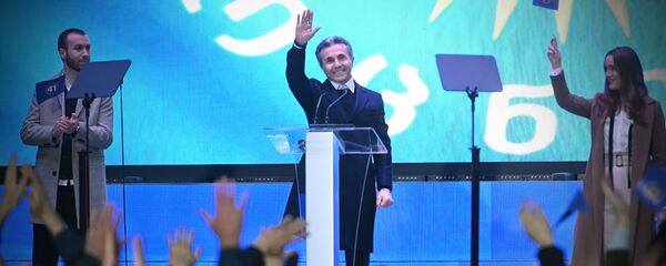 Бидзина Иванишвили обращается к собравшимся. Многотысячный митинг сторонников Грузинской мечты. 14 декабря - Sputnik Грузия