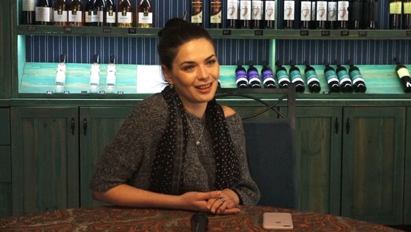 Российская актриса театра и кино Юлия Галкина продемонстрировала знания грузинского языка - Sputnik Грузия