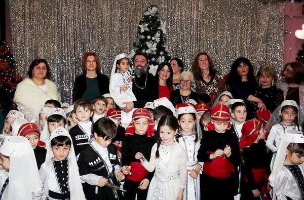 პატარების ზეიმი მოხუცებისთვის, ანუ სიკეთის გაკვეთილები თემაზე – ჩვენც დავბერდებით პატარების ზეიმი მოხუცებისთვის, ანუ სიკეთის გაკვეთილები თემაზე – ჩვენც დავბერდებით - Sputnik საქართველო