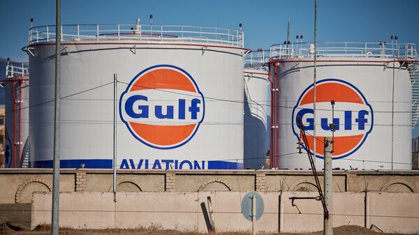 Топливное хранилище компании Gulf - авиационный керосин хранится тут у тбилисского аэропорта - Sputnik Грузия