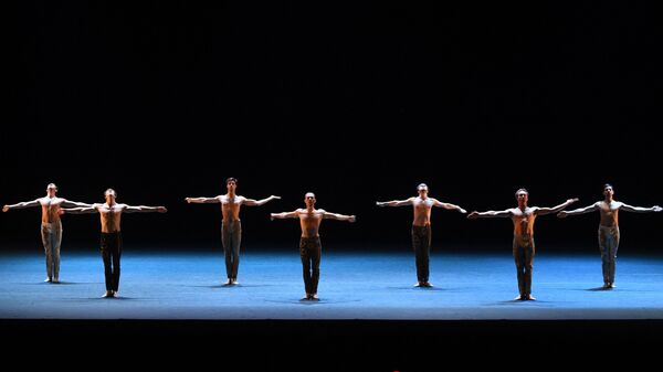 Сцена из балета Как дыхание на исторической сцене Большого театра - Sputnik Грузия