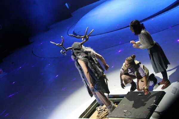 Первый уикенд 2020 года: побыть рейвером, театралом и погулять по новогоднему Тбилиси Первый уикенд 2020 года: побыть рейвером, театралом и погулять по новогоднему Тбилиси - Sputnik Грузия