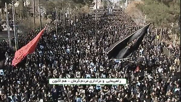 В Иране тысячи человек вышли на митинг после убийства генерала Сулеймани США - Sputnik Грузия