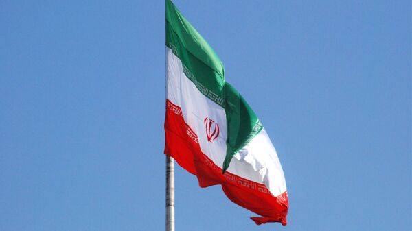 Флаг Ирана на одной из улиц Тегерана - Sputnik Грузия