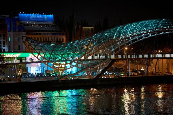 Куда пойти в Тбилиси: увидеть шедевры Климта, порисовать вином и послушать Паяцев - Sputnik Грузия