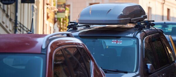 ავტომობილი ქართული დროშით ავტომობილი ქართული დროშით - Sputnik საქართველო