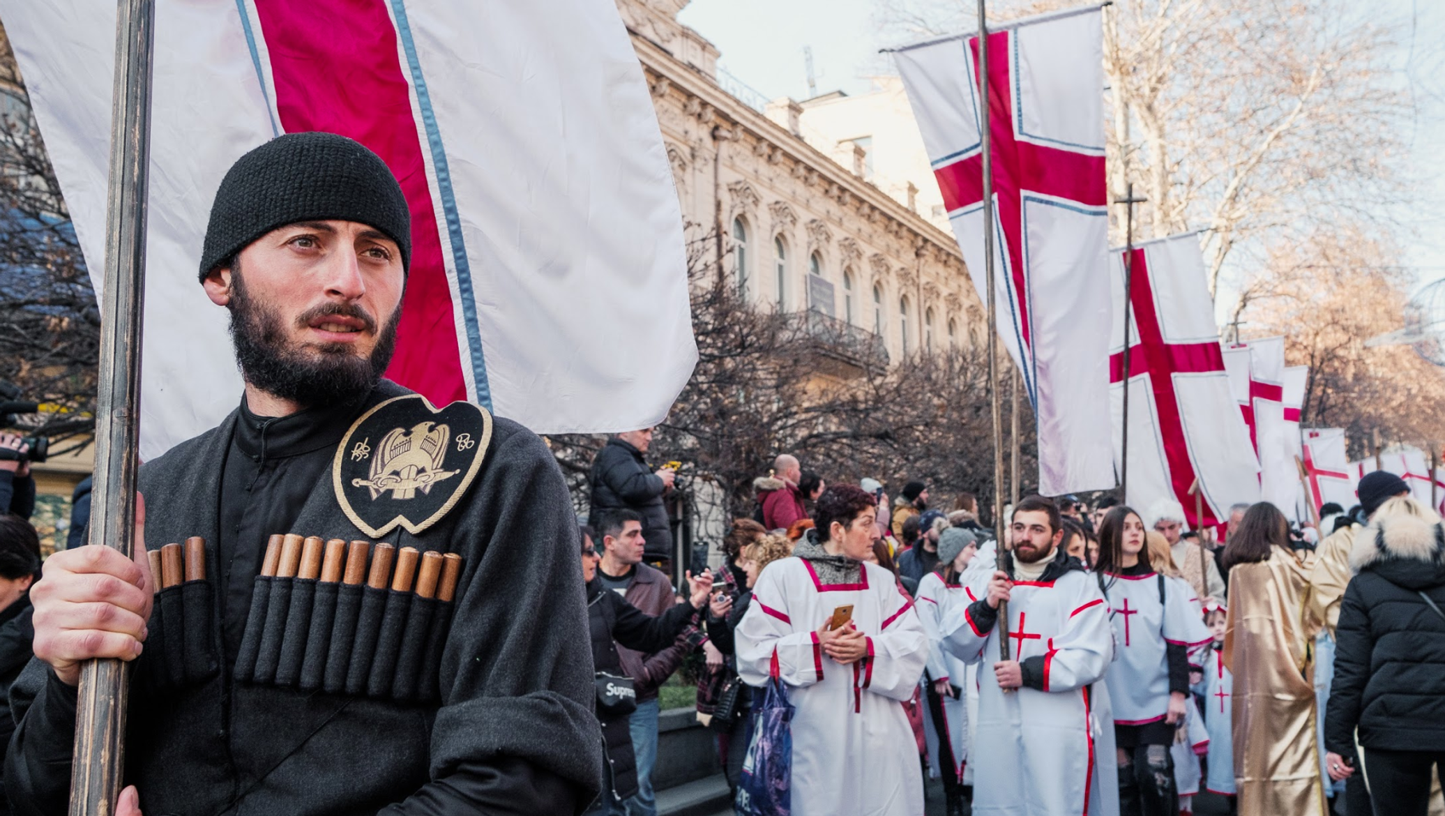 Какой веры армяне православные или католики. Алило Грузия. Алило грузинский праздник. Грузия люди.