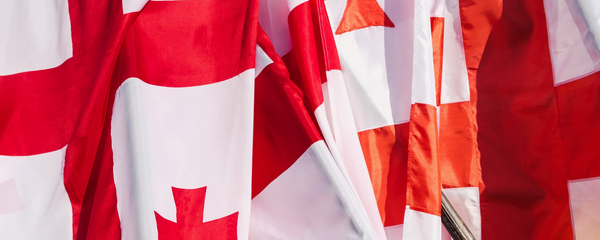 Грузинский флаг с пятью красными крестами - Sputnik საქართველო