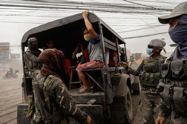 Власти Филиппин приступили к эвакуации трех населенных пунктов в провинции Батангас - Sputnik Грузия