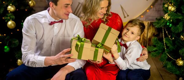 მშობლების საახალწლო საჩუქრები შვილისთვის - Sputnik საქართველო