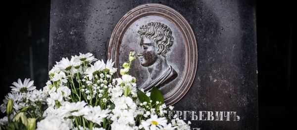 Труппа Грибоедовского театра возложила цветы на могилу А. С. Грибоедова - Sputnik Грузия