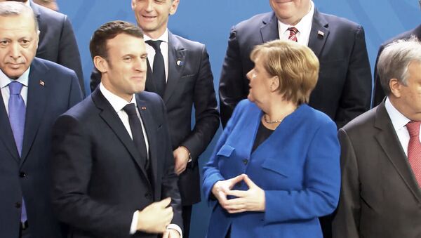 Меркель “потеряла” Путина на совместной фотосессии - Sputnik Грузия