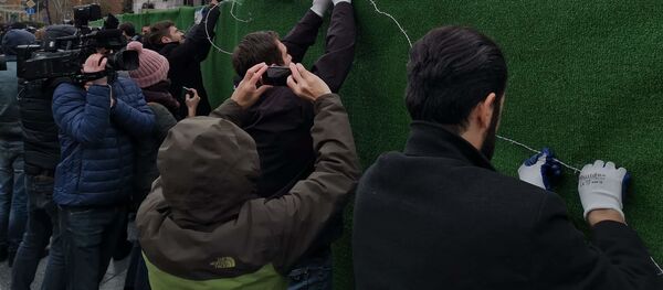 Молодежь устроила акцию протеста у здания Парламента Грузии 22 января 2020 - Sputnik Грузия