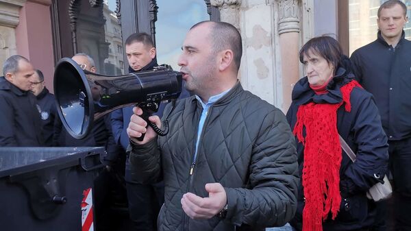Леван Хабеишвили на акции протеста у здания Сакребуло - Sputnik Грузия