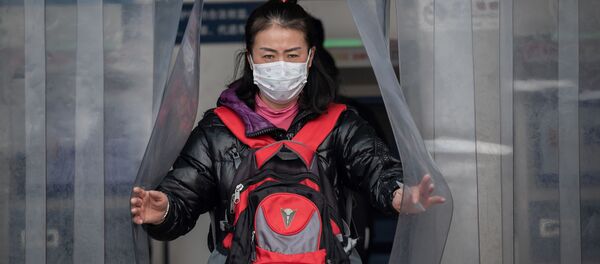 Китаянка в защитной маске - Sputnik Грузия